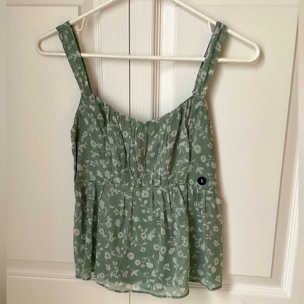 Abercrombie & Fitch top (FINALPRICEDROP)